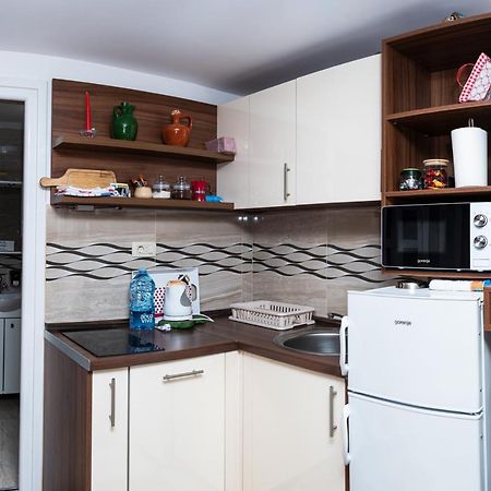 Apartmani Kamena Ruza บุดวา ภายนอก รูปภาพ